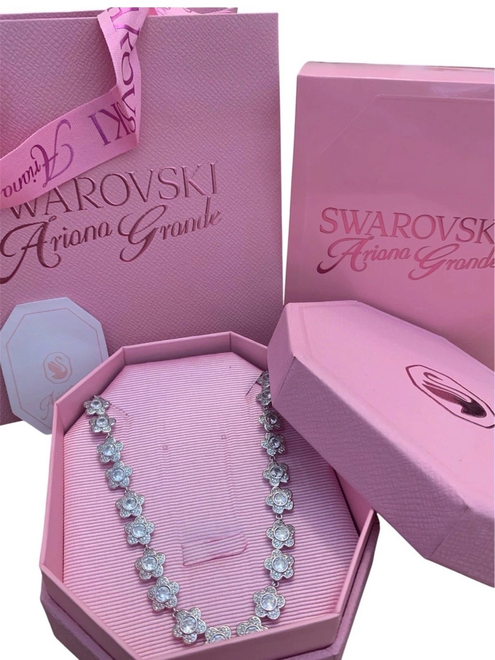 Swarovski Ariana Grande x Swarovski necklace Round cut, Flower, White, Rhodium
